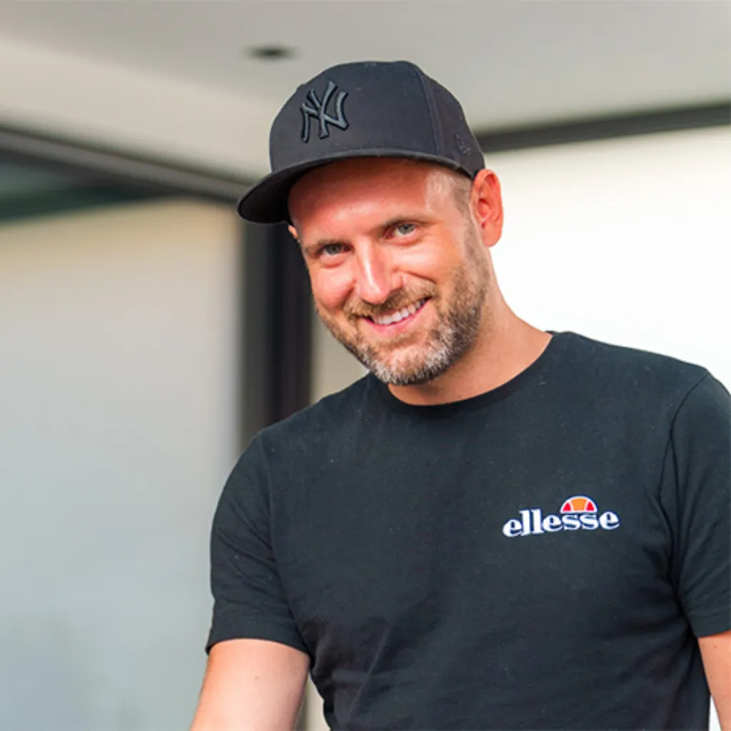 Porträt von Dominik Weber